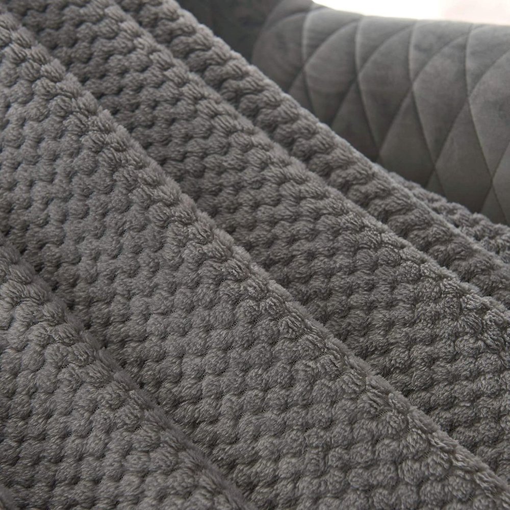 New Waffle Pattern Fleece Throw. - Picture 5 of 8